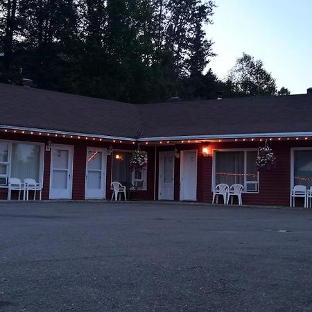 Motel Des Pays D'En Haut Val-David Exteriör bild