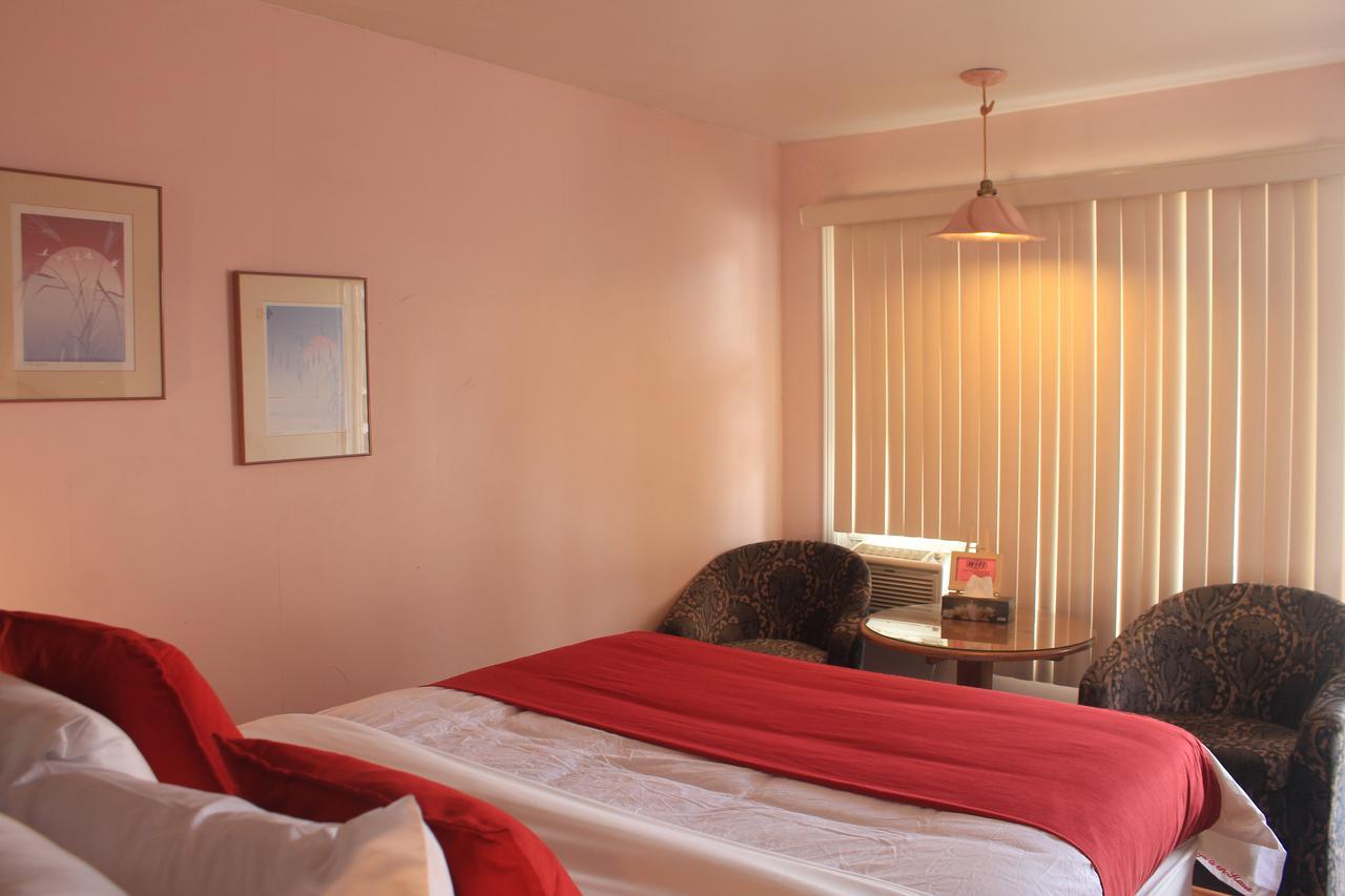 Motel Des Pays D'En Haut Val-David Exteriör bild